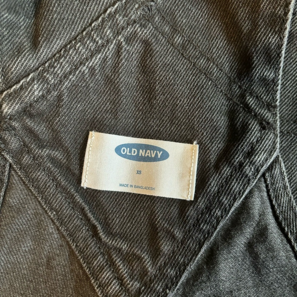Old Navy black overalls shorts - Picture 4 of 7